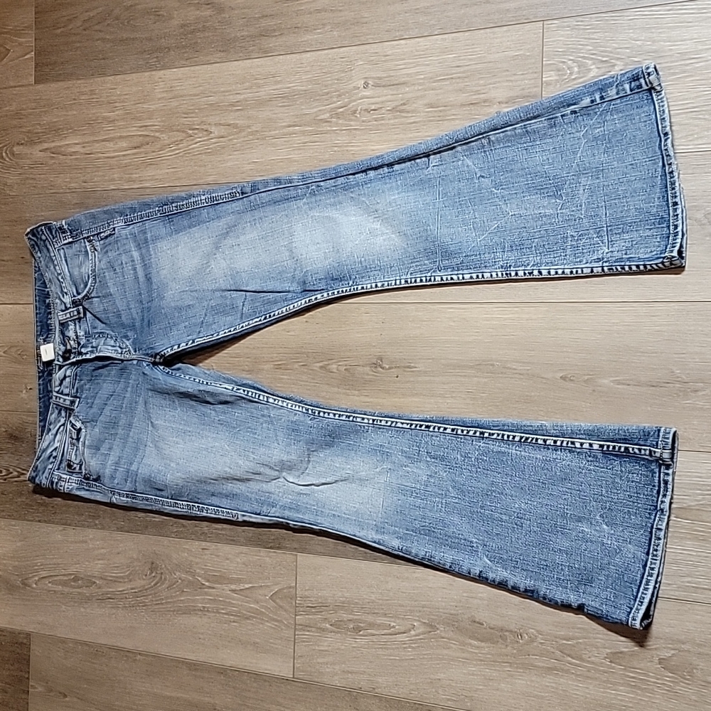 Silver Jeans - Picture 4 of 5